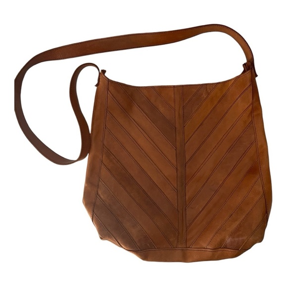 Raven + Lily Leather Chevron Striped Bohemian Shoulder Bag - Picture 1 of 15